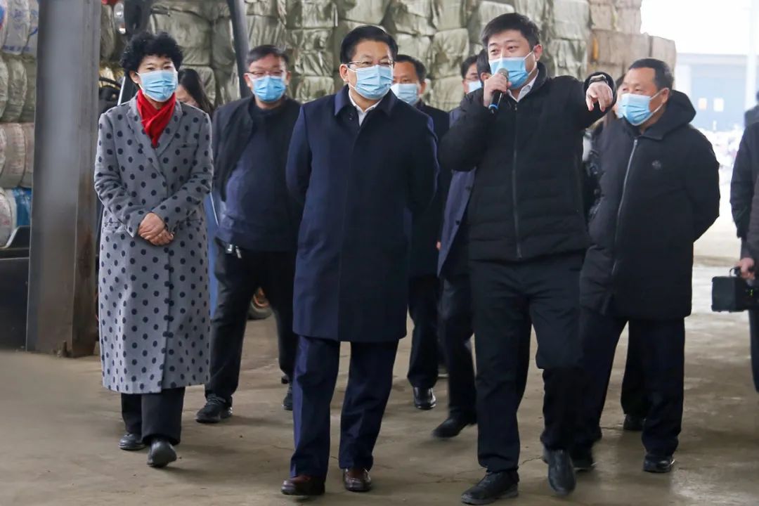 【集團動態(tài)】提質(zhì)增效強龍頭、助力發(fā)展高質(zhì)量-市委書記朱是西到南陽仙草健康集團調(diào)研